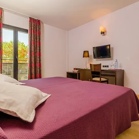 Yit Conquista De Granada 4*