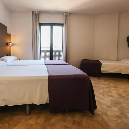 Hotel Yit Conquista De Granada 4*