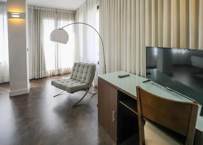 Yit Conquista De Granada Hotel Peligros