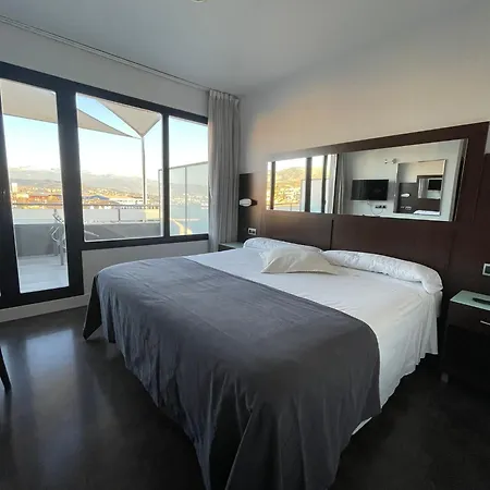 Hotel Yit Conquista De Granada 4*