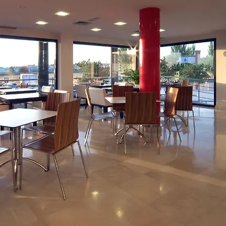 Hotel Yit Conquista De Granada 4*