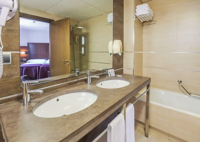 Yit Conquista De Granada Otel 4*