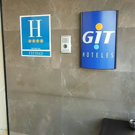 Yit Conquista De Granada فندق بيليكْروس